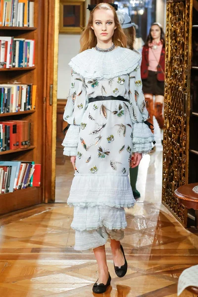 Look 50